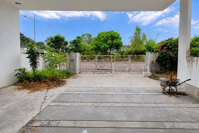 3-Storey Semi-D @ Heliconia Garden, Balik Pulau 1