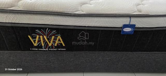 King size bed with frame (under warranty) - photo 4 of 4