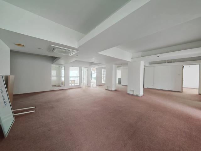 Gurney tower office lot for rent 1