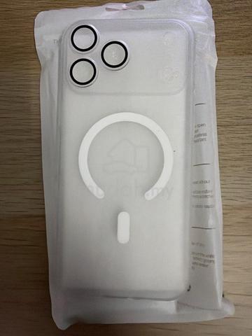 iPhone 18 Pro Max Cases Bundle (3pcs) | Like New - photo 3 of 4