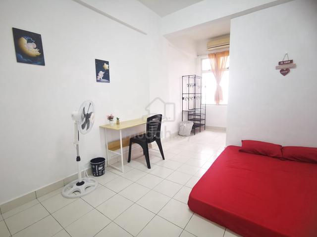 FREE 1 MONTH Male Female Master Room Fortune Avenue Near MRT Aeon 1