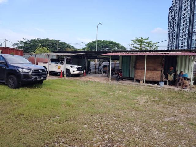 Jalan Suria Muafakat Utama, Larkin 1