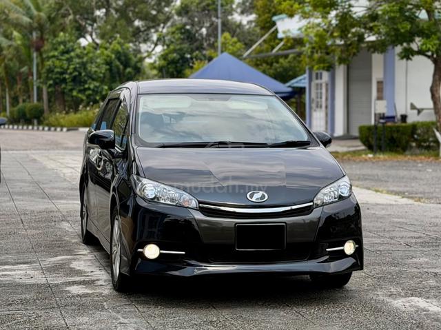 ( 2016 reg) 2013 Toyota WISH 1.8 S (A) - 3