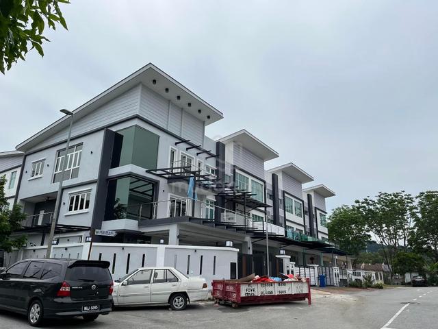 3 Storey Corner Lot Kazen Saujana Brand New Saujana Puchong 3