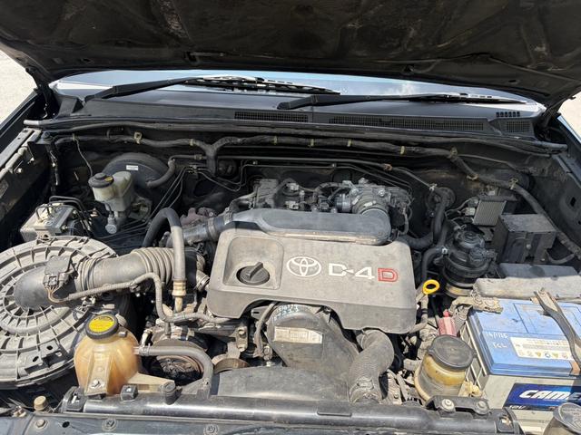 2011 Toyota HILUX 2.5 G FACELIFT (A) - 2