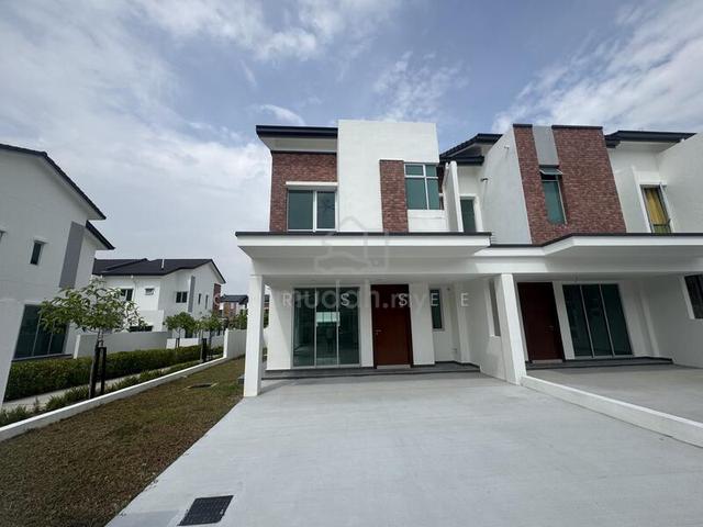 End lot with 10ft garden, Gamuda Garden, Rawang 1