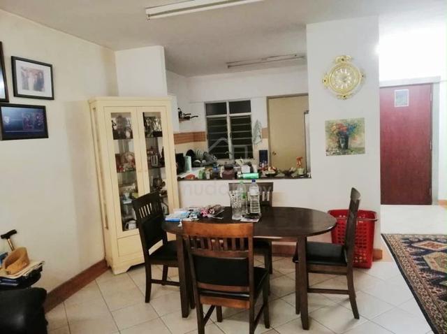 Perdana Exclusive Condo 1