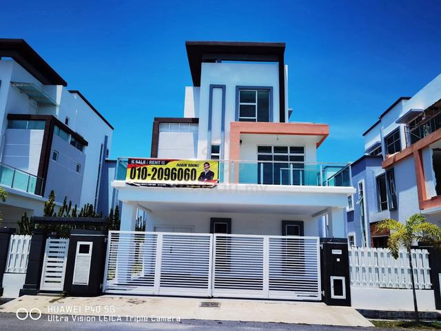 One and only Bungalow in Kayangan Villa facing the Pool 1