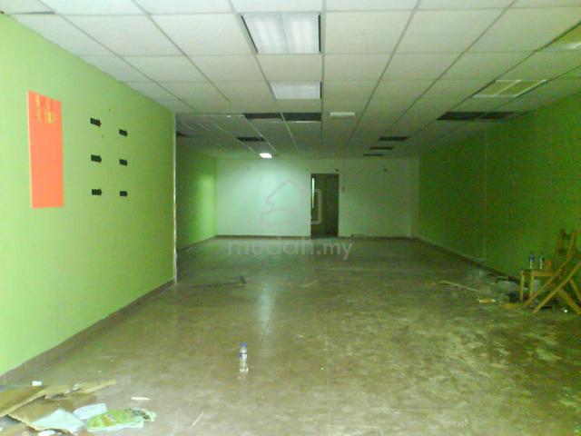 2-Storey Shop For Sale at Seksyen 4, Bangi, front row, easy access 1
