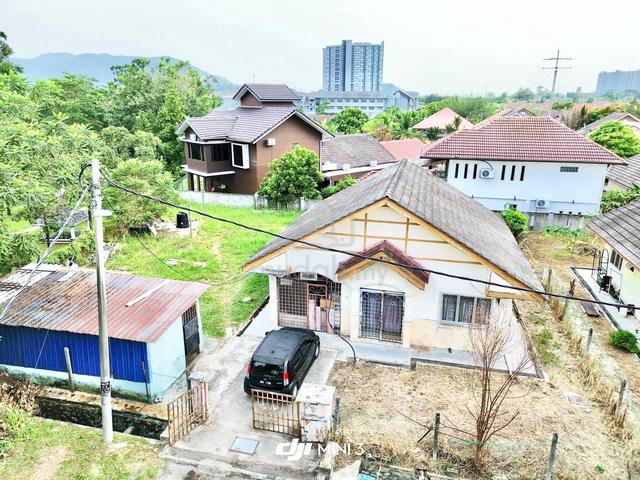 Nilai Impian CORNER LOT (BIG LAND) Single Storey House 1