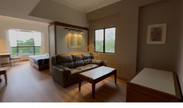 Everly Resort Hotel (Riviera Bay) 1