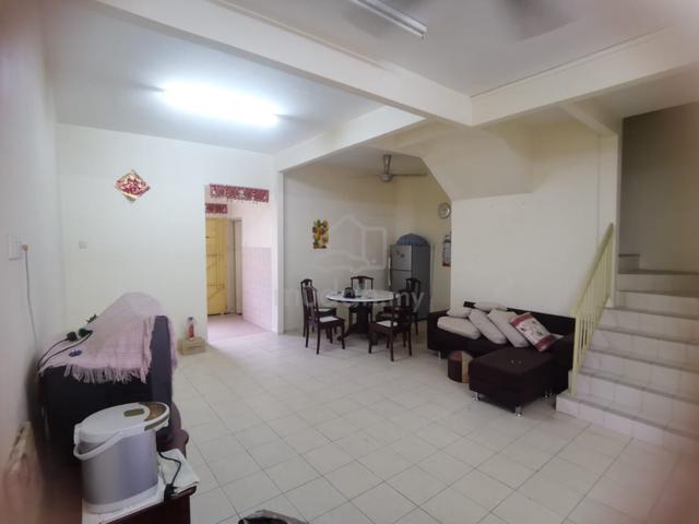 Bandar Puteri Jaya Double Terrace 1