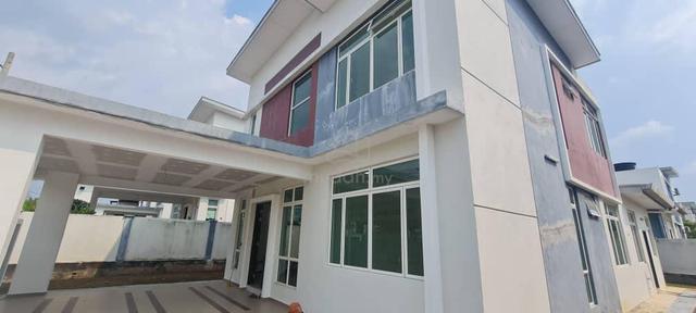 1.5 Storey bungalow at Senawang for rent 1