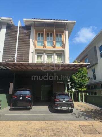 Want to sell. Semi D The Refflisia Damansara Perdana 1