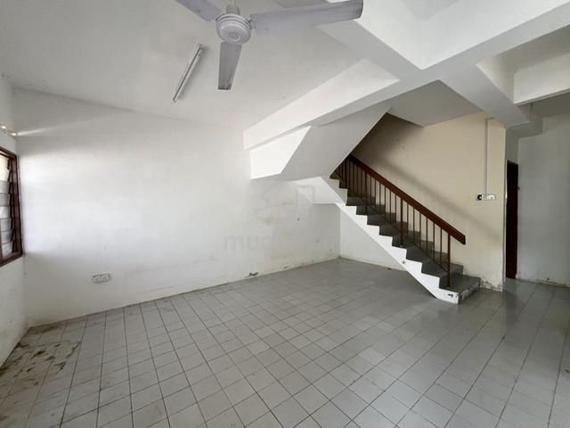 Cheap , Can Full Loan , Johor Jaya , Double Storey , 22x70 , Original 1