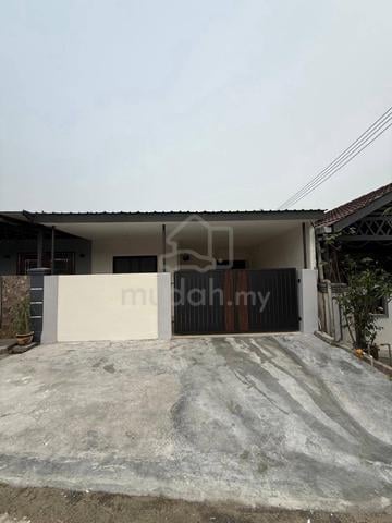 Taman air biru/ Pasir Gudang/ 1-Tinggkat Teren/ 22x70 1