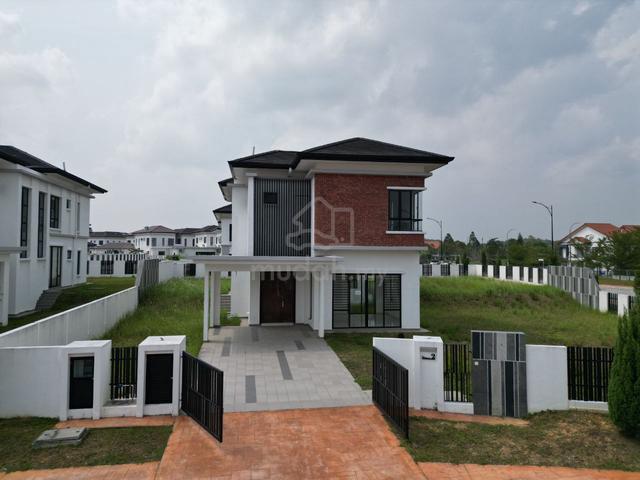 HUGE & SPACIOUS Double Storey CORNER LOT BUNGALOW Alam Sari Bangi 1