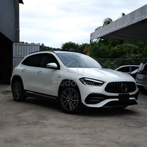 2022 Mercedes-Benz GLA35 AMG 4Matic Panaromic Roof - 1
