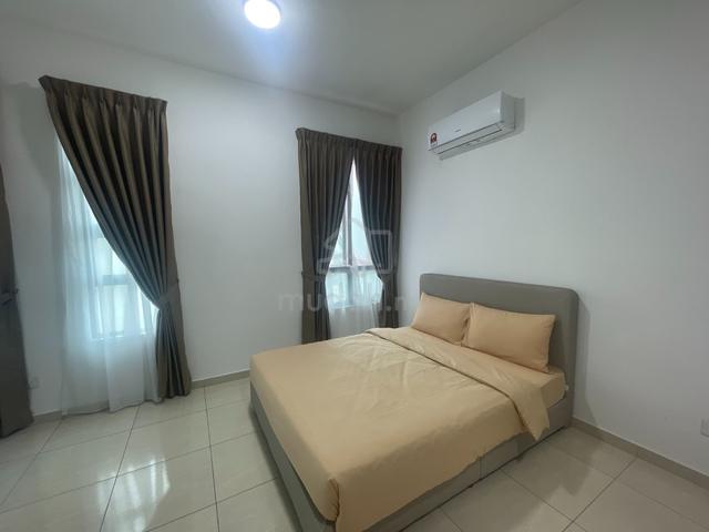 Sky Breeze Bukit Indah Room For Rent Walking to Bus at Aeon to Tuas 1