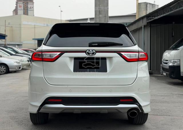 PANORAMIC SUNROOF 2019 Toyota HARRIER 2.0 PREMIUM - 4