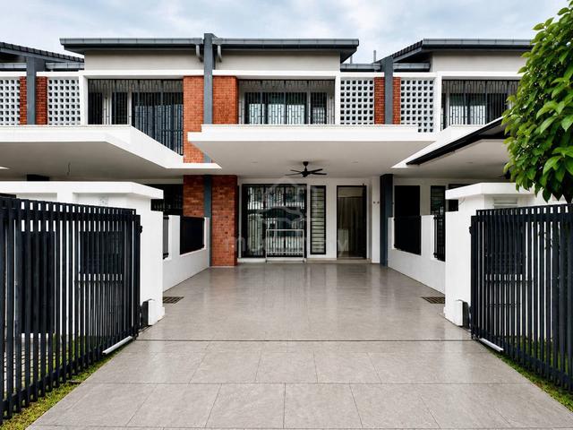 FULLY RENOVATED Double Storey 20x80 ELMINA GREEN 3 U17 Shah Alam 1