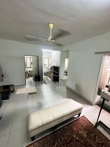 AKASIA APARTMENT, BOTANIC 1