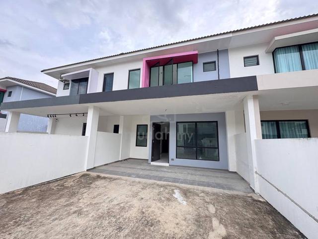 Taman Austin Duta Double Storey Terrace House 4bed Renovate Johor Bhru 1