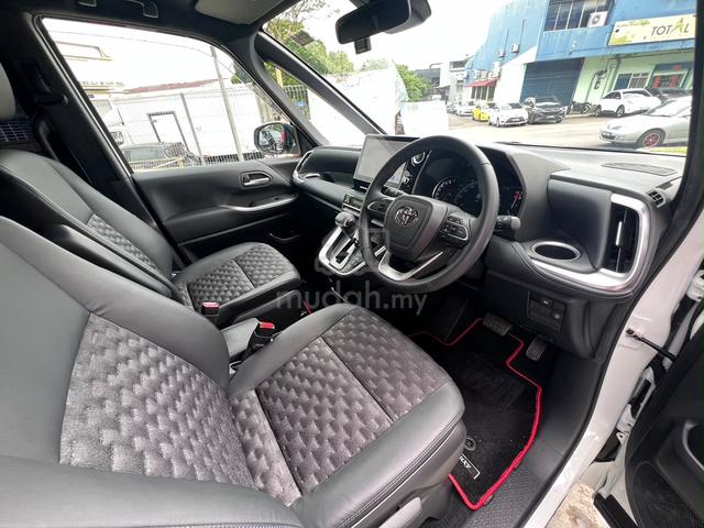 16k KM 2023 Toyota VOXY SZ 3 LED w LEG REST - 5