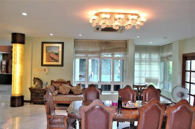 Y Tropicana Golf and Country Resort 5 Storey Bungalow 1