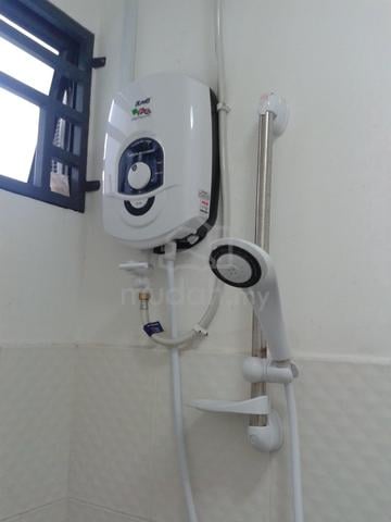 University Prime Condominium 1