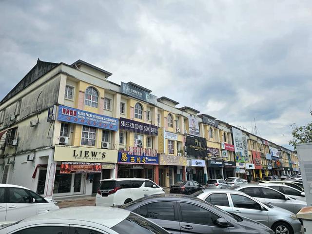 Ground Floor Shop For Rent at Jalan Pegawai Shoplot (Facing Main road) 1