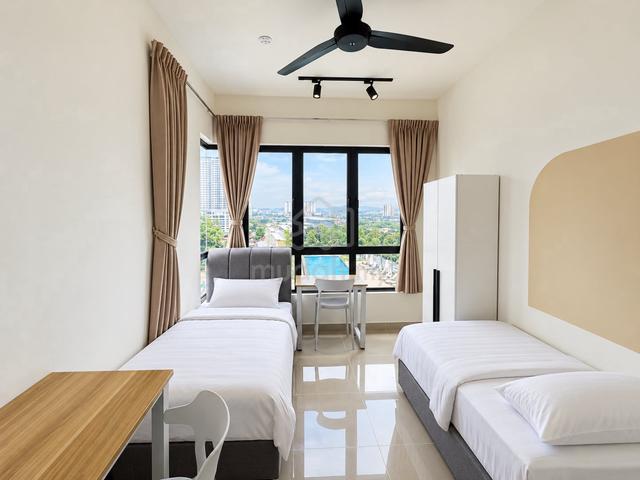 Female Unit MASTER & MEDIUM, MKH BOULEVARD 2 KAJANG, WALK TO MRT & KTM 1