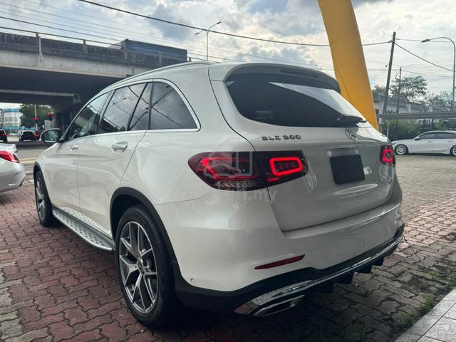 2021 Mercedes Benz GLC300 4MATIC AMG LINE 2.0L (A) - 4