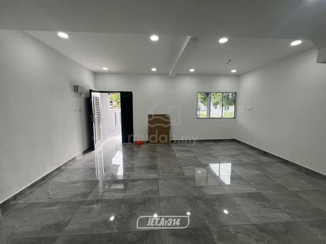 Corner Lot Renovated πΏ 2 Storey Terrace House Klang Utama 1
