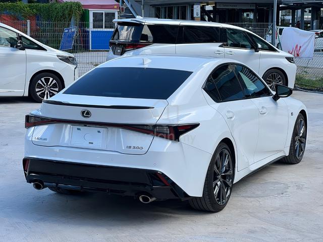 2022 Lexus IS300 2.0 F-SPORT MODE BLACK GLITTER - 4