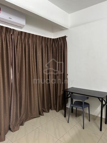 air con middle room to rent 4