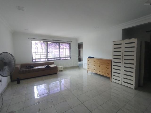 saujana apartment 1