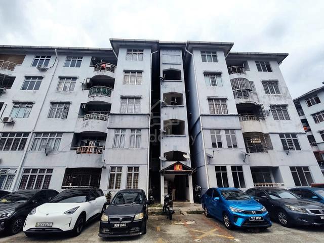 Kiambang Apartment 1