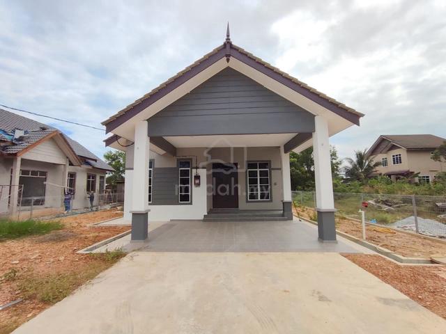 Banglo BARU Belakang Masjid Mengabang Telong Wakaf Tengah Tanah LUAS 1