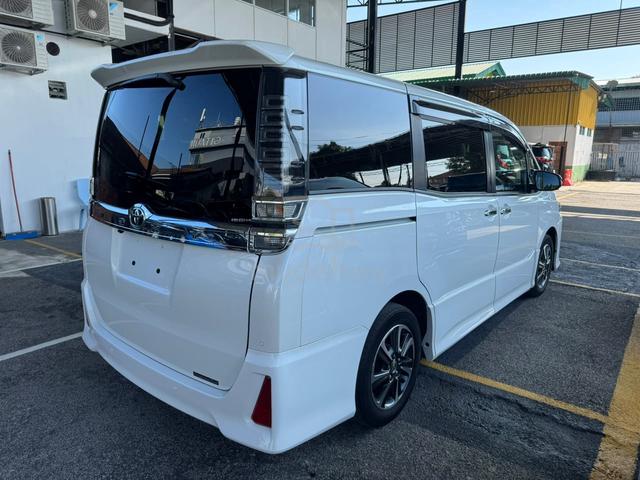 2021 Toyota VOXY 2.0 ZS KIRAMEKI III (A) - 4
