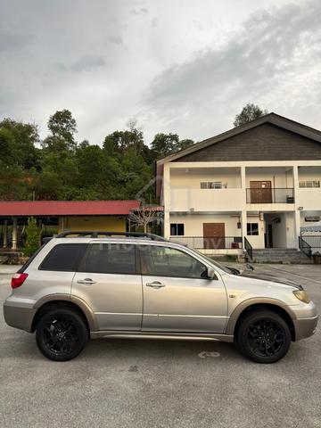 2005 Mitsubishi OUTLANDER 2.4 (A) - 1