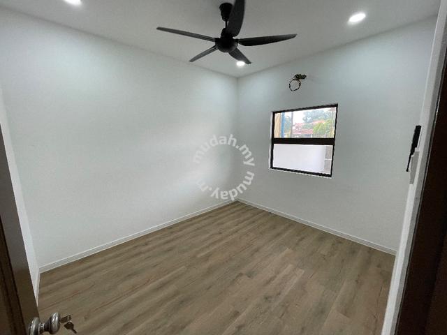 FREEHOLD 1 Storey Datuk Palembang, Bukit Baru Facing Padang 4