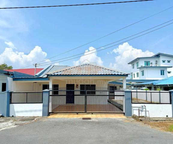 Renovated Single Semi Detached at Desa Pujut, Permyjaya 1