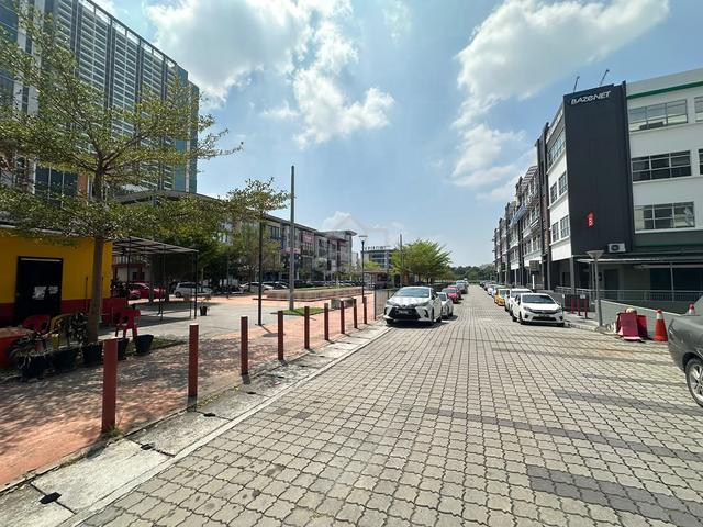 3 Storey Shop/Office Private Lift Plaza Paragon Point Bangi FOR SALE 1