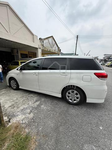 2011 Toyota WISH 1.8 S ZGE20W (A) - 4