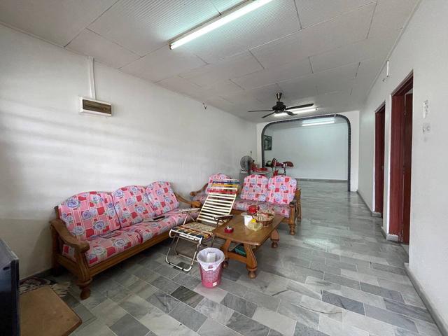 Jalan Bentara Taman Ungku Tun Aminah Single Storey/ Skudai/ full loan 1