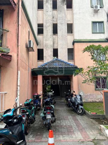 Sri Putra Apartment @ Sungai Buloh 1