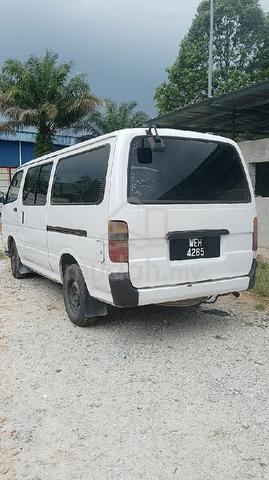 1995 Toyota HIACE 3.0 LH112 (M) - 4
