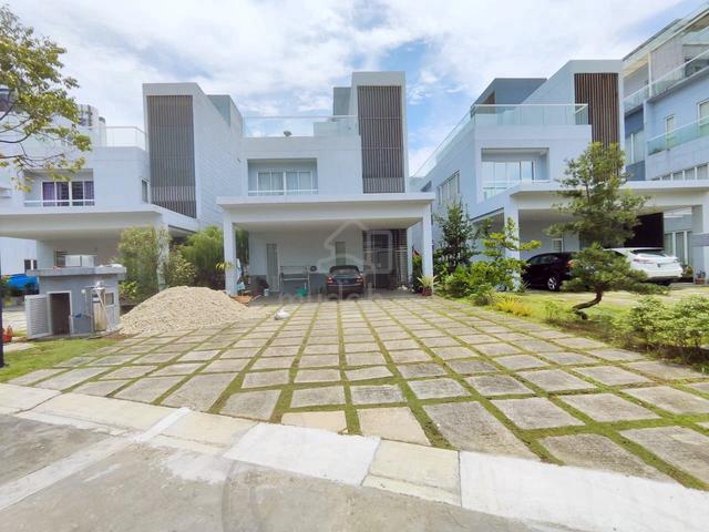 Zero Lot Bungalow 1