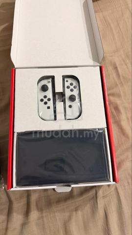 Nintendo Switch OLED - photo 2 of 3